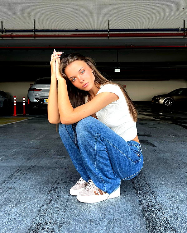 annazak12 instagram image archive image