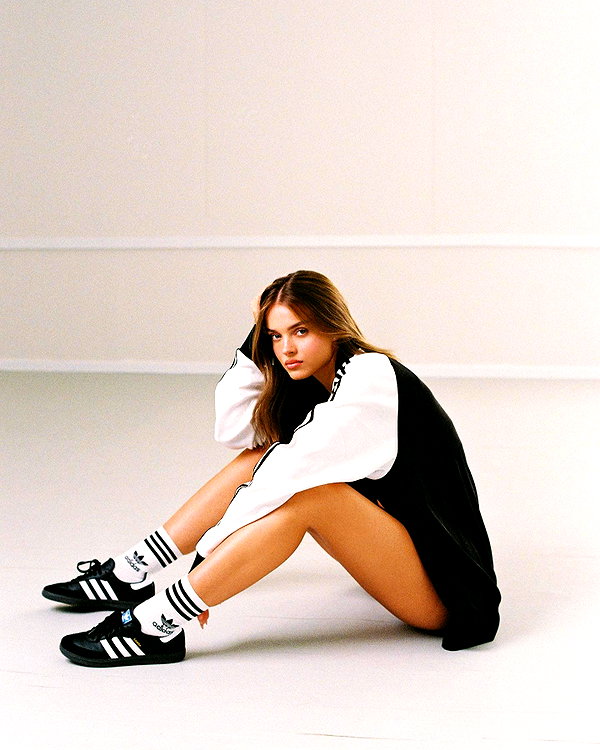 annazak12 instagram image archive image