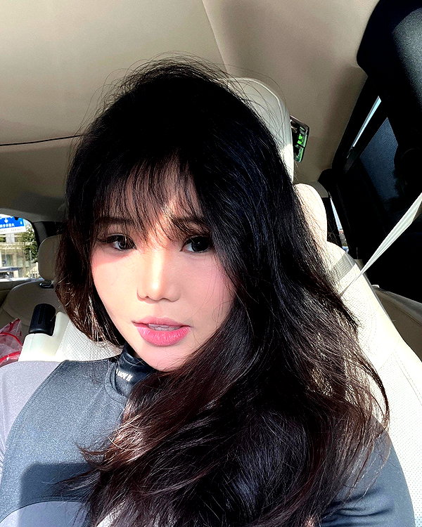 anni.yoo instagram image archive image