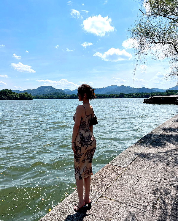 anni.yoo instagram image archive image