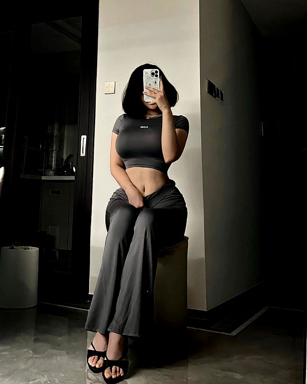 anni.yoo instagram image archive image