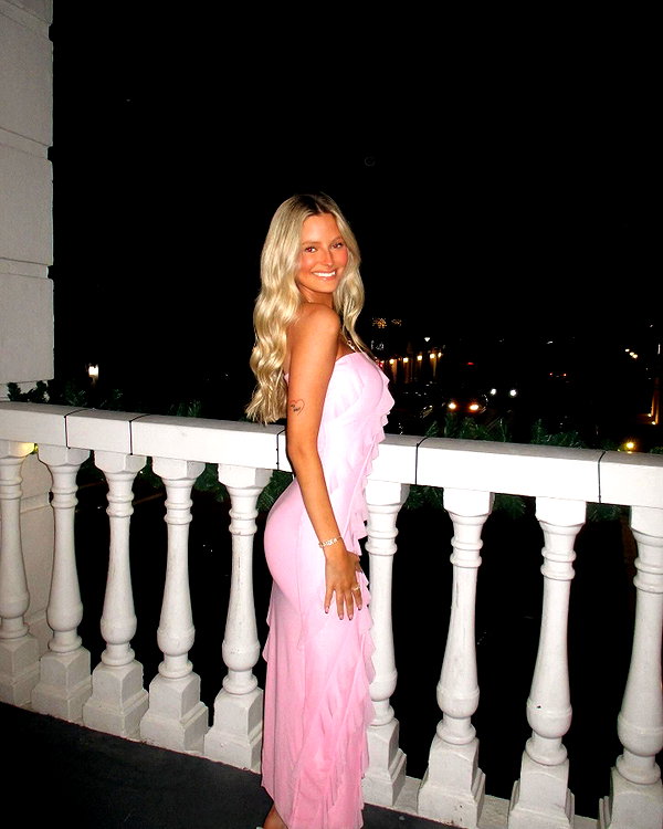 annika.petersonn instagram image archive image