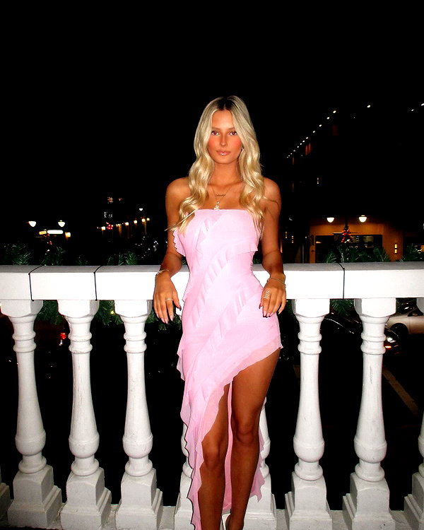 annika.petersonn instagram image archive image