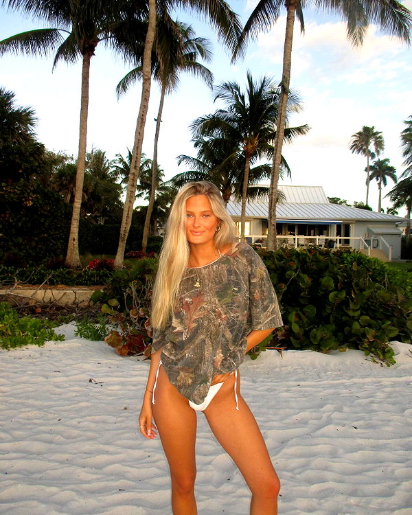 annika.petersonn instagram image archive image