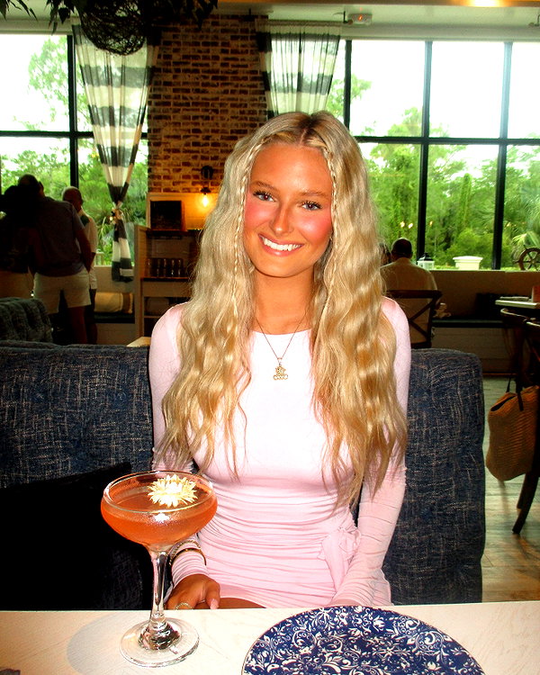 annika.petersonn instagram image archive image