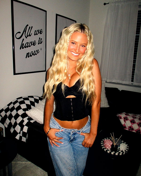 annika.petersonn instagram image archive image