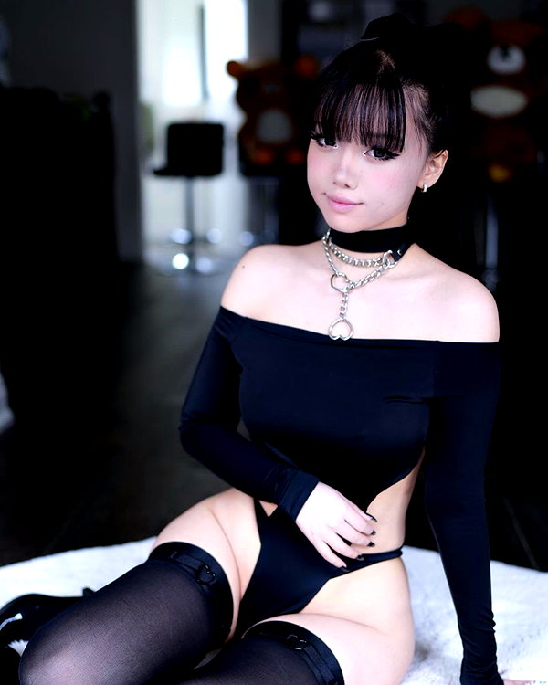 ari_n3ko instagram image archive image