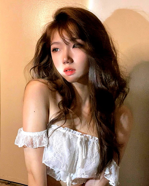 aryminh instagram image archive image