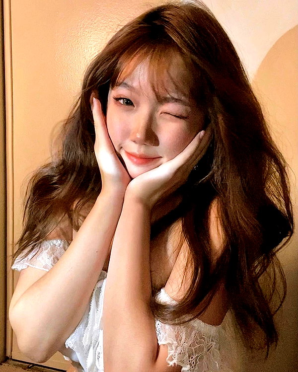 aryminh instagram image archive image