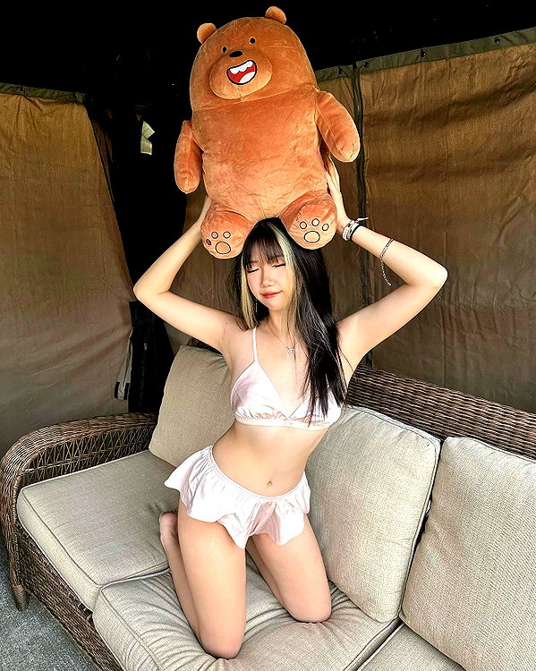 aryminh instagram image archive image