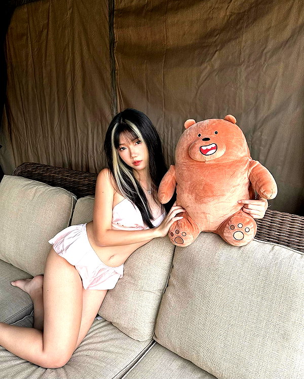 aryminh instagram image archive image