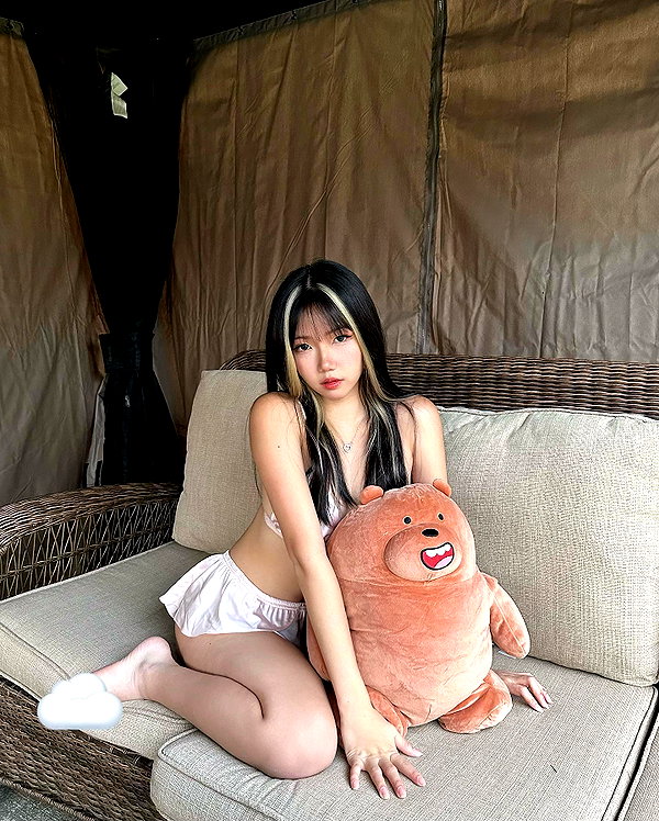 aryminh instagram image archive image