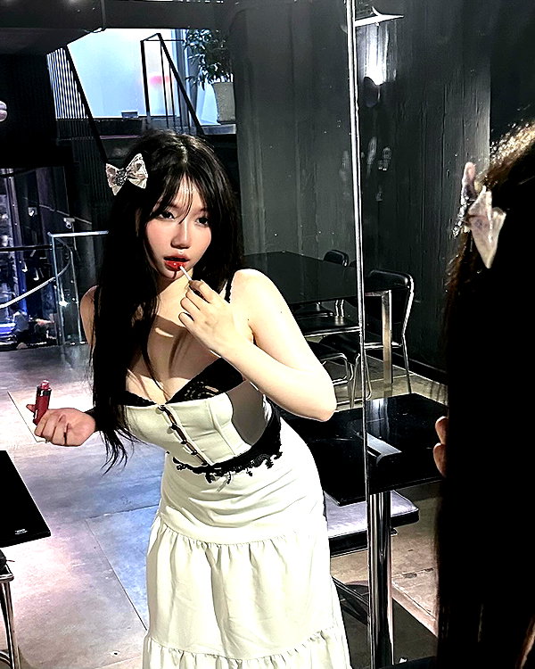 aryminh instagram image archive image
