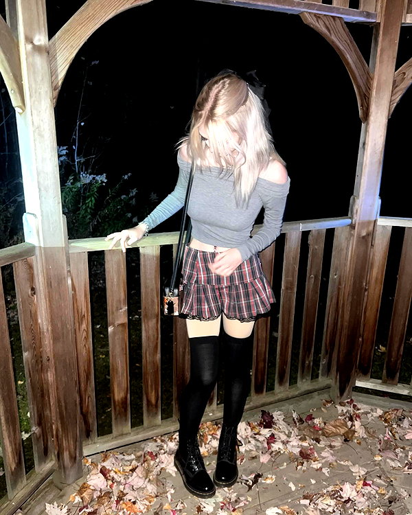 ashley.scarr instagram image archive image
