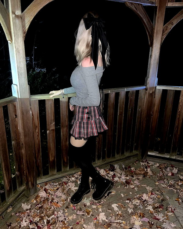 ashley.scarr instagram image archive image