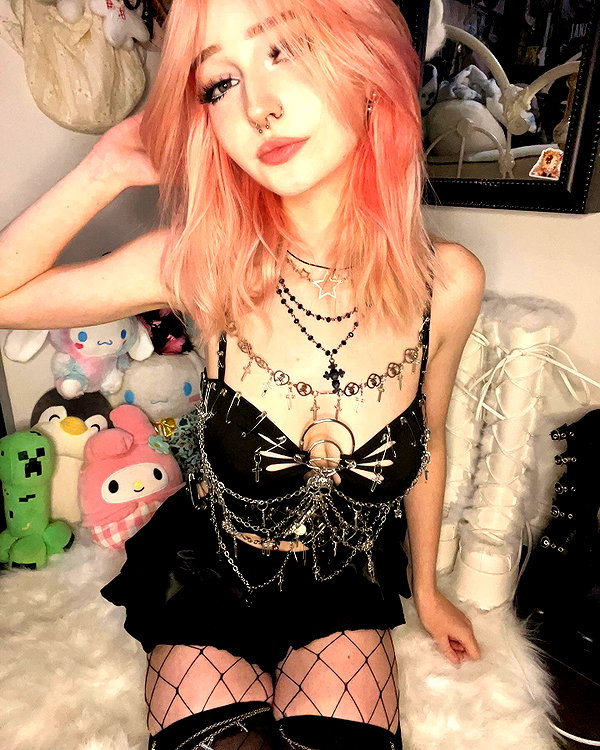 ashley.scarr instagram image archive image