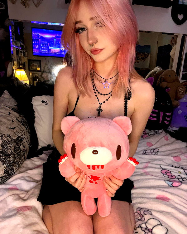 ashley.scarr instagram image archive image