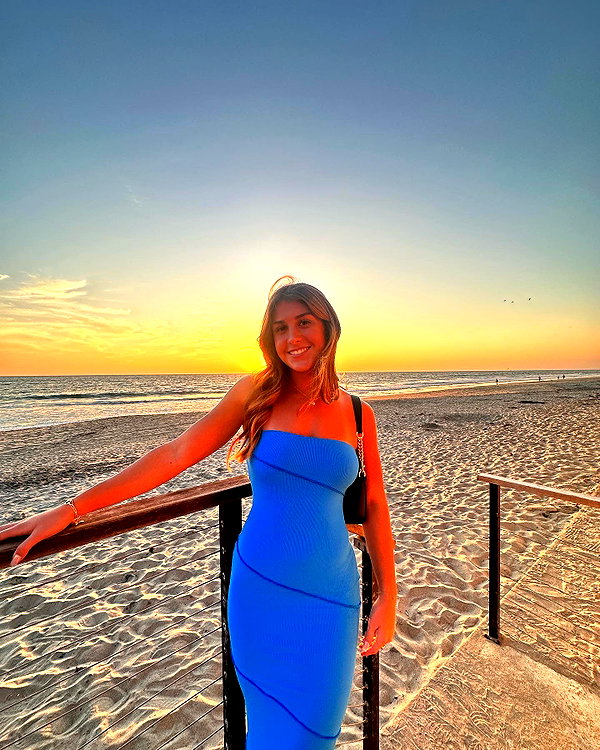 ashleyyhaddad instagram image archive image