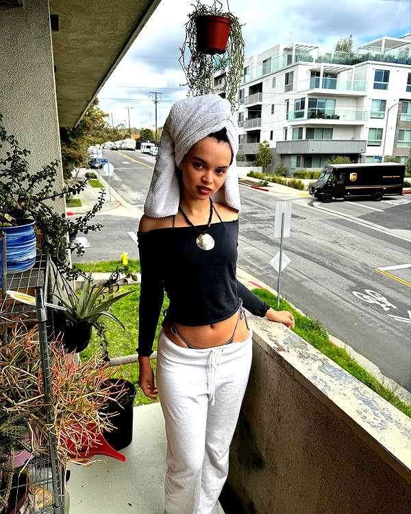 avasophiabrown instagram image archive image