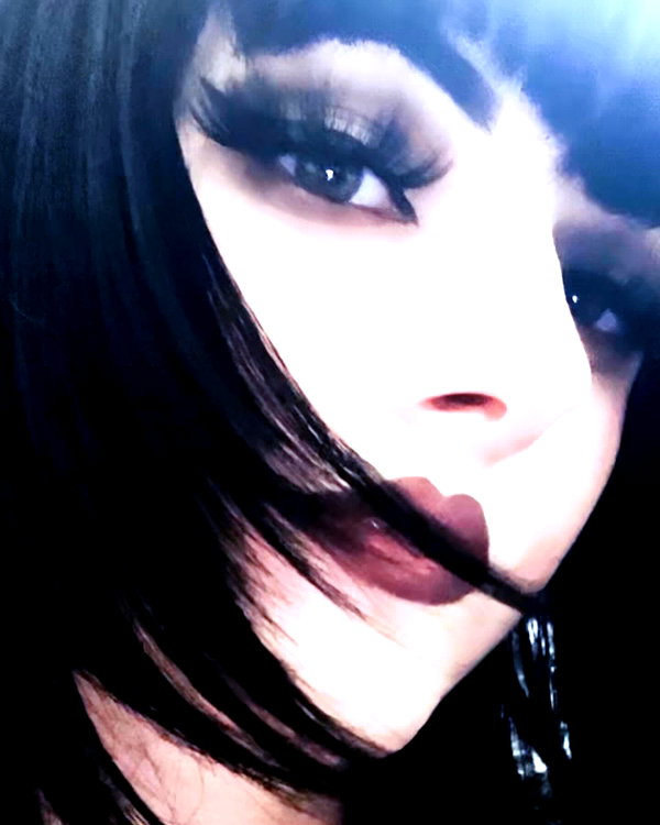 awnii_thezombiie instagram image archive image