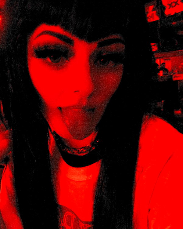 awnii_thezombiie instagram image archive image