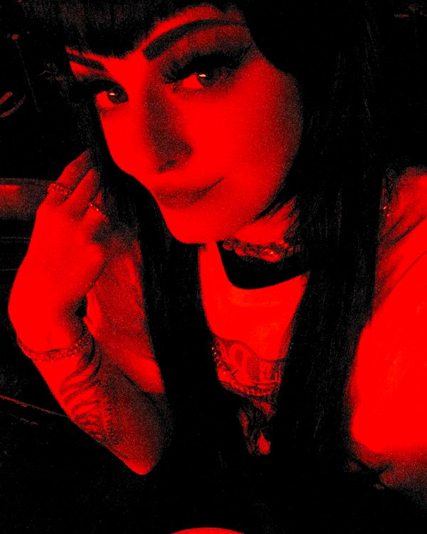 awnii_thezombiie instagram image archive image