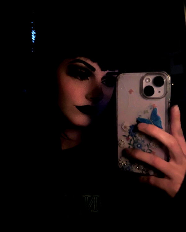 awnii_thezombiie instagram image archive image