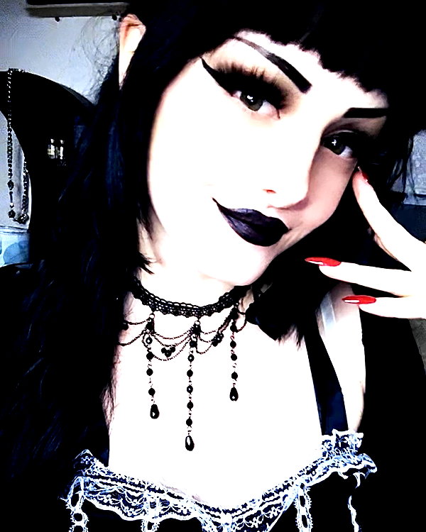 awnii_thezombiie instagram image archive image