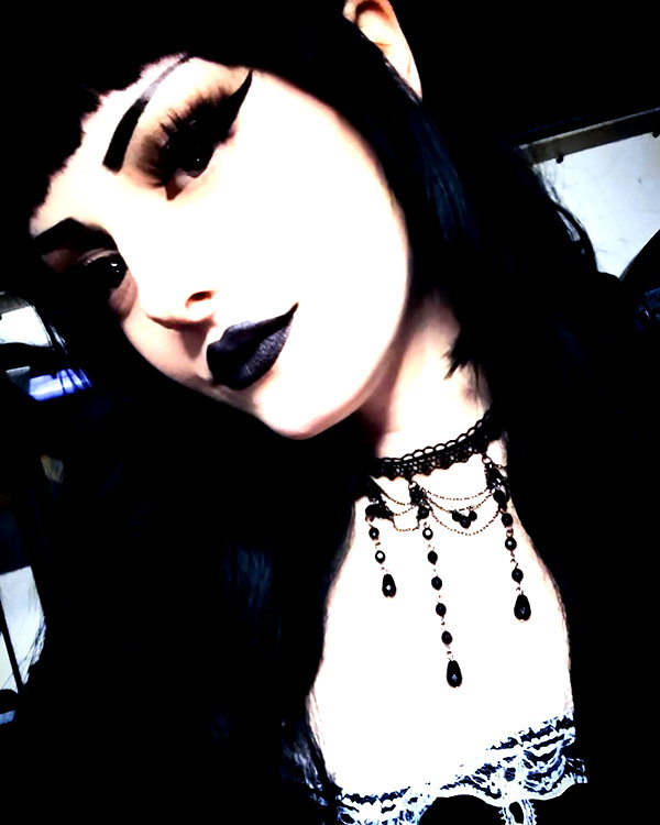 awnii_thezombiie instagram image archive image