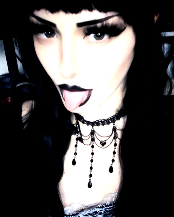 awnii_thezombiie instagram image archive image