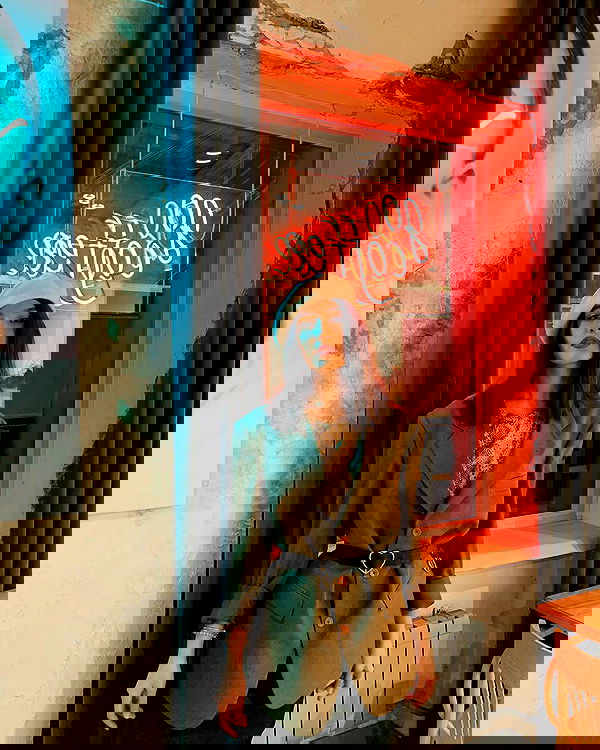 ayguldavlletova image ~ Altpins