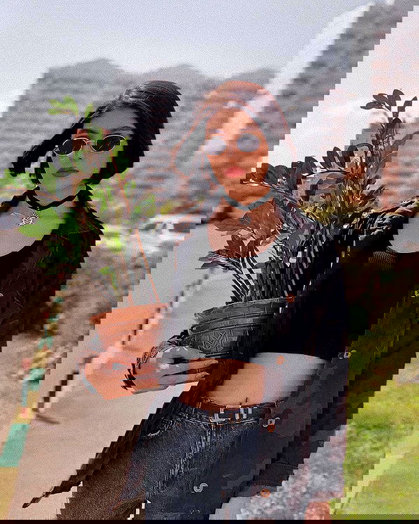 ayguldavlletova image ~ Altpins