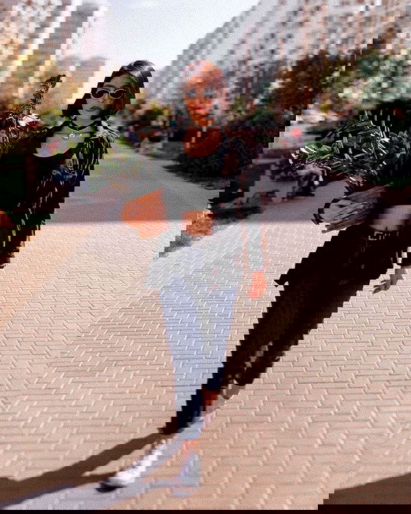 ayguldavlletova image ~ Altpins