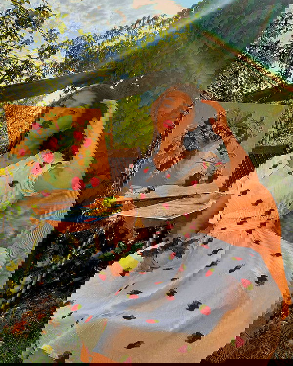 ayguldavlletova image ~ Altpins