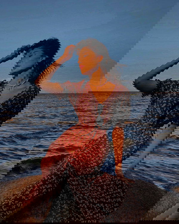 ayguldavlletova image ~ Altpins