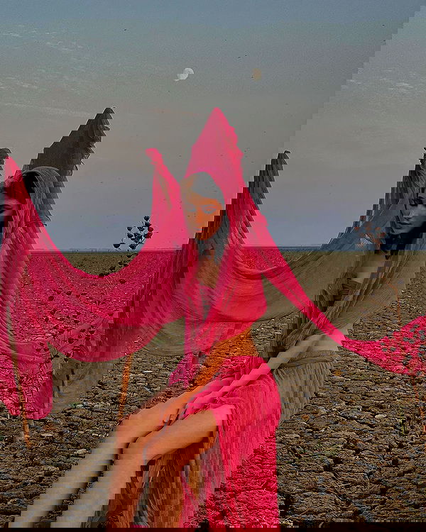 ayguldavlletova image ~ Altpins