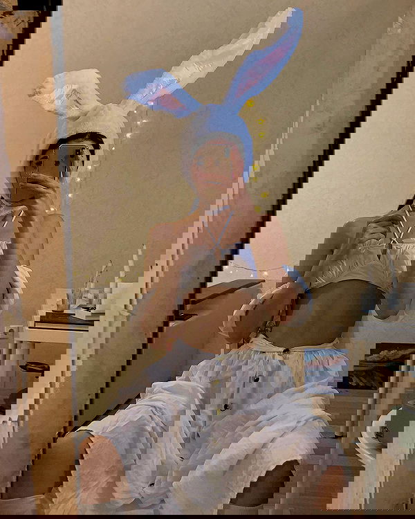 ayguldavlletova image ~ Altpins