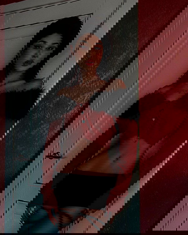 ayguldavlletova image ~ Altpins