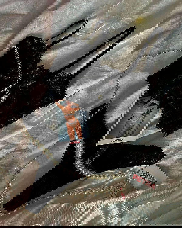 ayguldavlletova image ~ Altpins