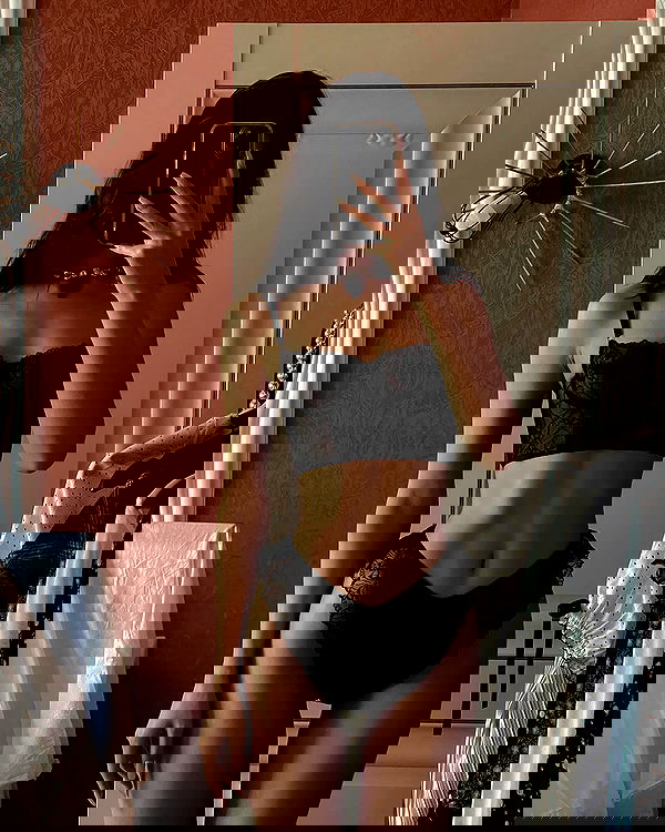 ayguldavlletova image ~ Altpins