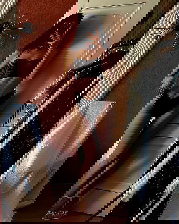 ayguldavlletova image ~ Altpins