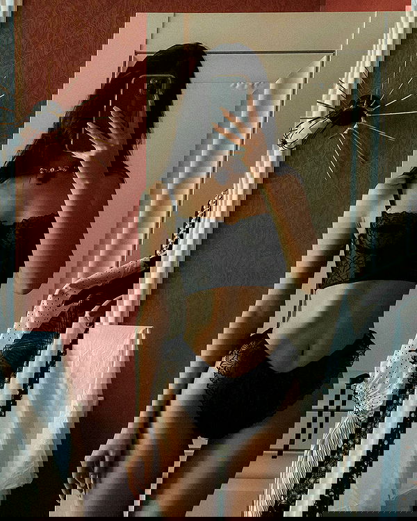 ayguldavlletova image ~ Altpins