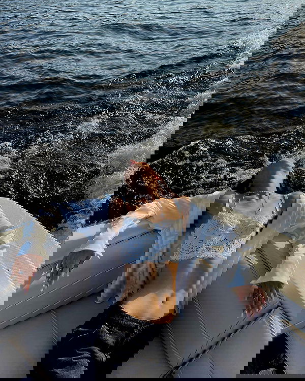 ayguldavlletova image ~ Altpins