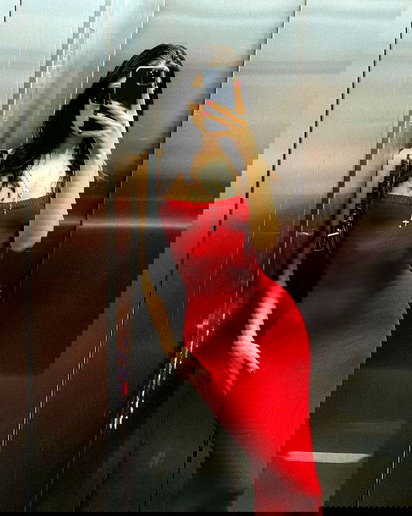 ayguldavlletova image ~ Altpins