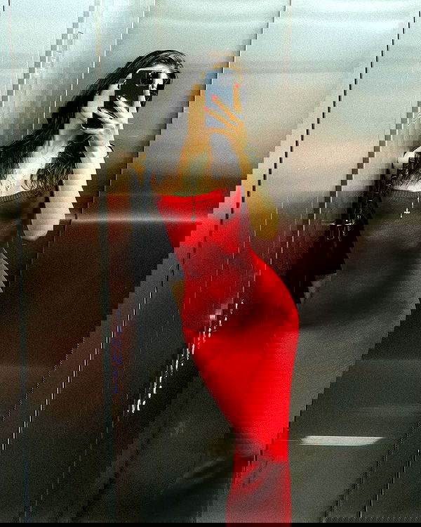 ayguldavlletova image ~ Altpins