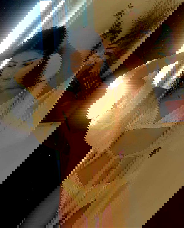 ayguldavlletova image ~ Altpins