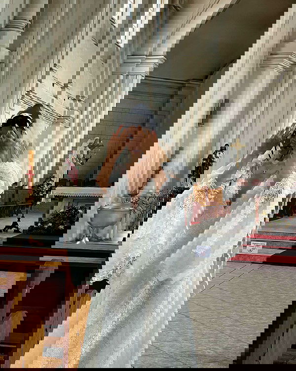 ayguldavlletova image ~ Altpins