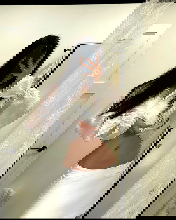 ayguldavlletova image ~ Altpins