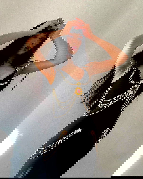 ayguldavlletova image ~ Altpins