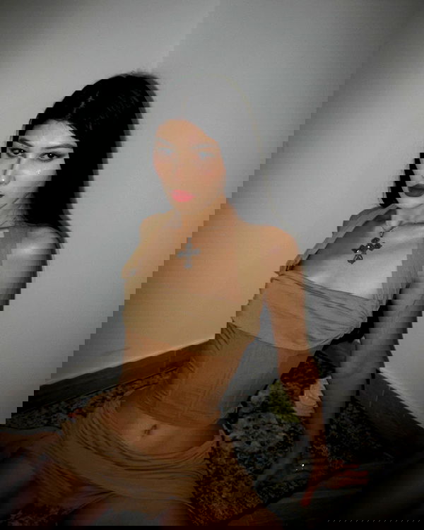 ayguldavlletova image ~ Altpins